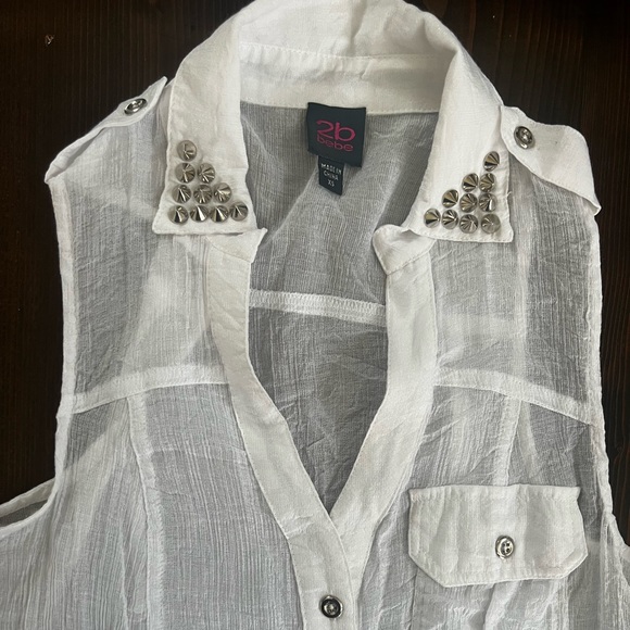 2B Bebe Button Down Sequinned White Sleeveless Top - Picture 3 of 4